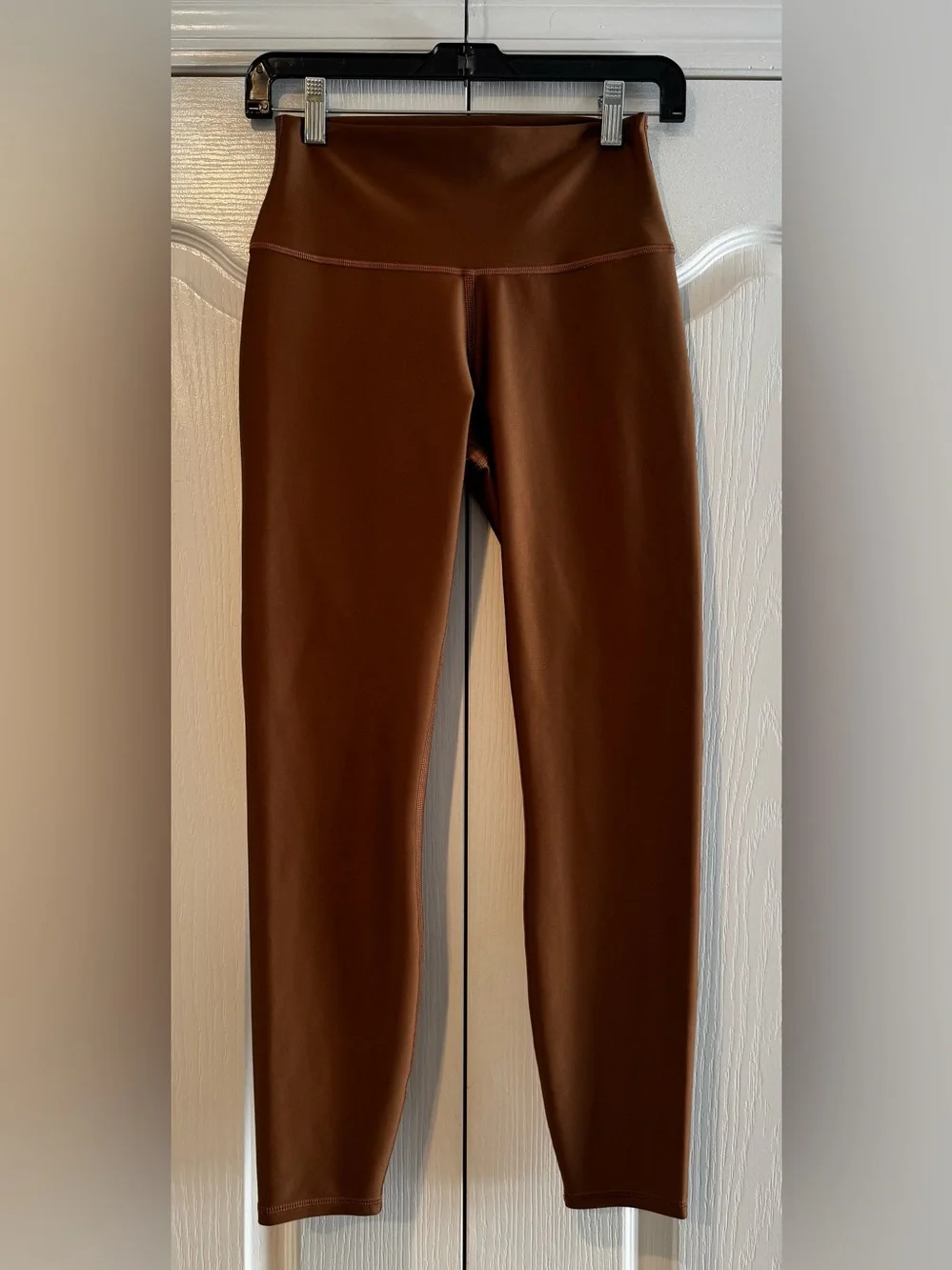 ALO Yoga Airlift Leggings in Cinnamon - Size M